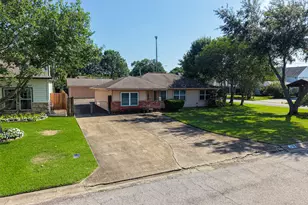 9602 Long Branch Ln, Houston, TX 77055 - Photo 1