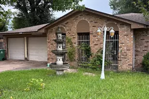 9006 Circle Cove Ct, Houston, TX 77088 - Photo 1