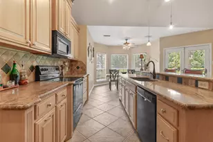 11692 Clark Ln, Conroe, TX 77385 - Photo 5