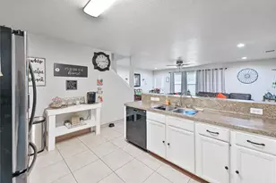 8011 Sumal Cir, Baytown, TX 77521 - Photo 9