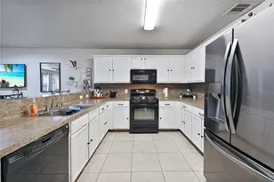 8011 Sumal Cir, Baytown, TX 77521 - Photo 7