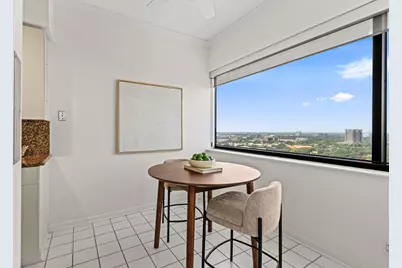 5000 Montrose Boulevard #21E, Houston, TX 77006 - Photo 9
