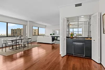 5000 Montrose Boulevard #21E, Houston, TX 77006 - Photo 5