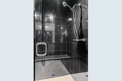 5000 Montrose Boulevard #21E, Houston, TX 77006 - Photo 23