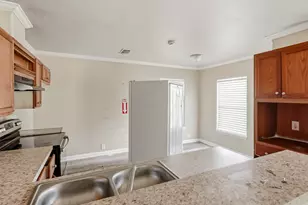 7446 Weyburn St, Houston, TX 77028 - Photo 9