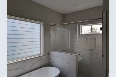 8117 Esther Acres, Houston, TX 77088 - Photo 5