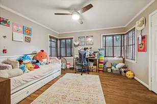 2401 Maconda Ln, Houston, TX 77027 - Photo 15