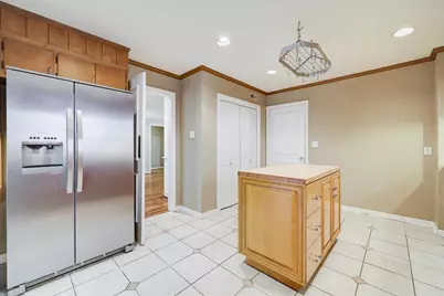 2401 Maconda Lane, Houston, TX 77027 - Photo 9