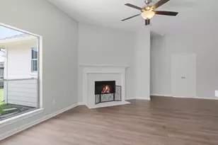 300 Spencer Landing E, La Porte, TX 77571 - Photo 9