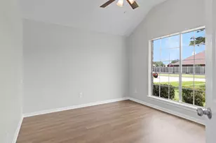 300 Spencer Landing E, La Porte, TX 77571 - Photo 23