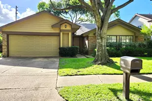 2118 Hickory Lawn Dr, Houston, TX 77077 - Photo 1