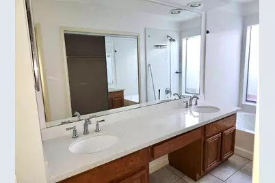 2118 Hickory Lawn Drive, Houston, TX 77077 - Photo 7
