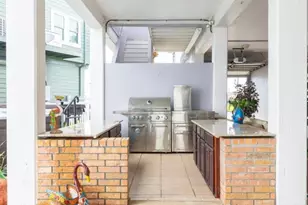 423 Hana Dr, Tiki Island, TX 77554 - Photo 37