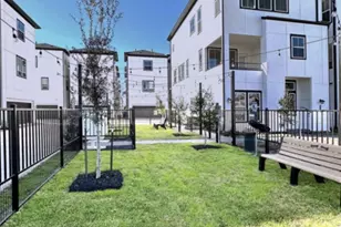 2802 Grand Fountains Dr, Houston, TX 77054 - Photo 29