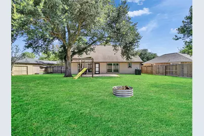 423 Forest Hills Drive, League City, TX 77573 - Photo 9