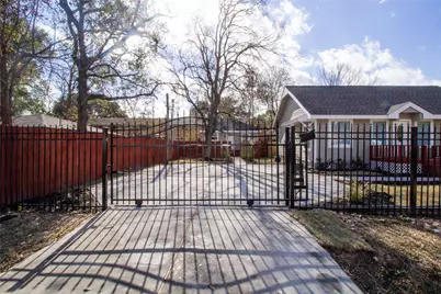 231 Betral Street, Houston, TX 77022 - Photo 7