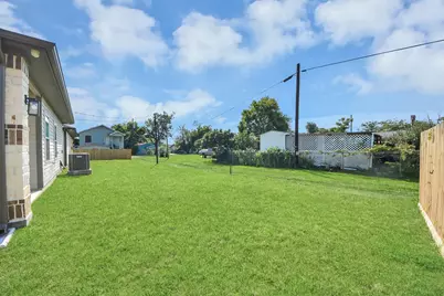604 Miriam Street, Baytown, TX 77520 - Photo 7