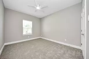 604 Miriam St, Baytown, TX 77520 - Photo 17