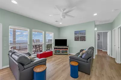 2476 Highway 87, Gilchrist, TX 77617 - Photo 13