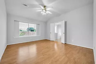 4109 Oak Point Dr, Pearland, TX 77581 - Photo 5