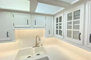 2101 Fountain View Dr, Houston, TX 77057 - Photo 11