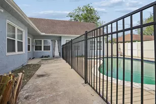 1739 W 7th St, Freeport, TX 77541 - Photo 5