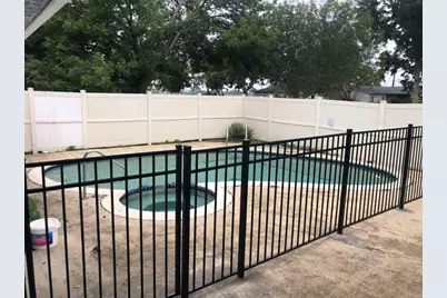 1739 W 7th Street, Freeport, TX 77541 - Photo 9