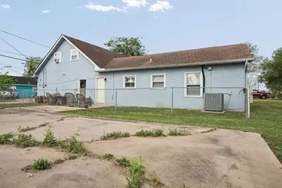 1739 W 7th Street, Freeport, TX 77541 - Photo 11