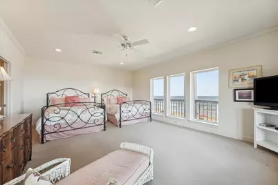 1 Blue Heron Cir Drive, Jamaica Beach, TX 77554 - Photo 21