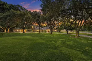 2020 Pecan Lake Dr, Richmond, TX 77406 - Photo 3