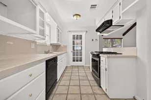 7602 Salge Dr, Houston, TX 77040 - Photo 9