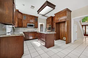 1618 Nails Creek Dr, Sugar Land, TX 77478 - Photo 11