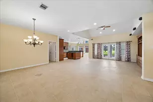 319 Mariachi St, Crosby, TX 77532 - Photo 5