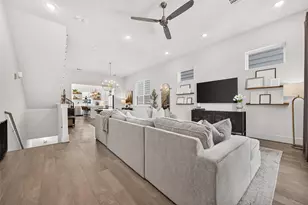 1220 W 21st St, Houston, TX 77008 - Photo 11