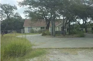 312 Griffith Dr, Rockport, TX 78382 - Photo 1
