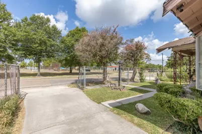 908 Northwood Street, Houston, TX 77009 - Photo 9