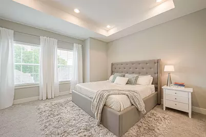 2051 Sherwood Forest Street, Houston, TX 77043 - Photo 17