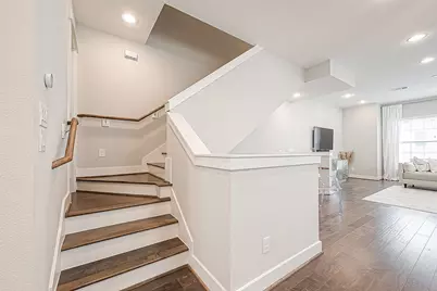 2051 Sherwood Forest Street, Houston, TX 77043 - Photo 13