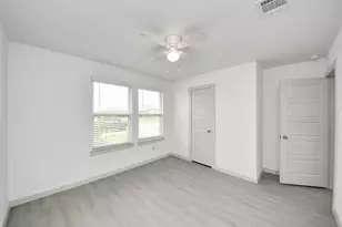 7803 Golden Rubia Ln, Rosharon, TX 77583 - Photo 9