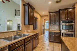 158 Prairie Dawn Cir, The Woodlands, TX 77385 - Photo 11