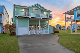 25314 Intrepid Ln, Galveston, TX 77554 - Photo 3