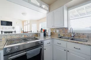 25314 Intrepid Ln, Galveston, TX 77554 - Photo 9