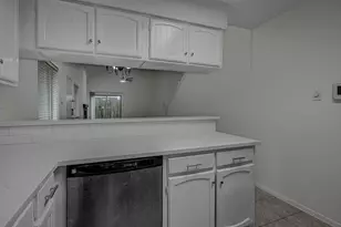 13975 Hollowgreen Dr, Houston, TX 77082 - Photo 11