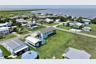 16 Peggy Street E, Palacios, TX 77465 - Photo 5