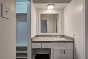 2322 Dunlavy St, Houston, TX 77006 - Photo 3