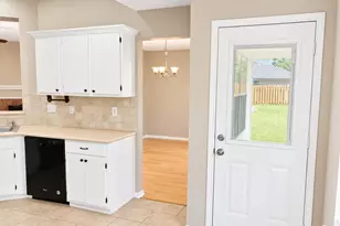 1827 Oak Ridge Dr, Kemah, TX 77565 - Photo 7