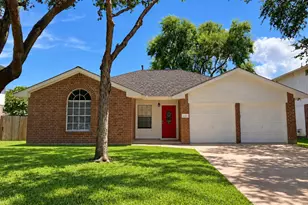 1827 Oak Ridge Dr, Kemah, TX 77565 - Photo 1
