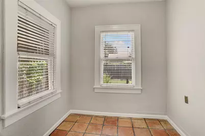 5221 Mulford Street, Houston, TX 77023 - Photo 9