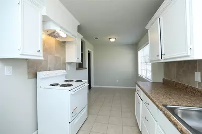 10322 Cathedral Drive, Houston, TX 77051 - Photo 11
