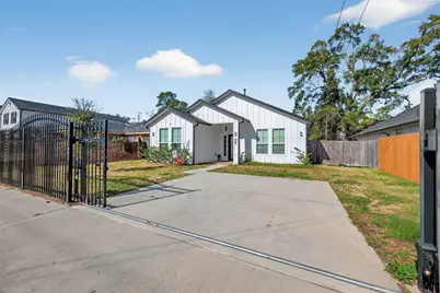 5121 Firnat Street, Houston, TX 77016 - Photo 1